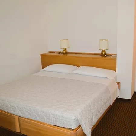 Regina Hotel